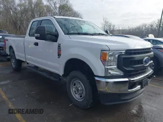 2020 Ford F-250 XL z VIN 1FT7X2BN7LED84767, wystawiony jako IAAI lot #41833141 z przebiegiem 39 851 mil mil oraz . Historia ofert i sprzedaży dostępna na DreamBid. Obrazek 1.