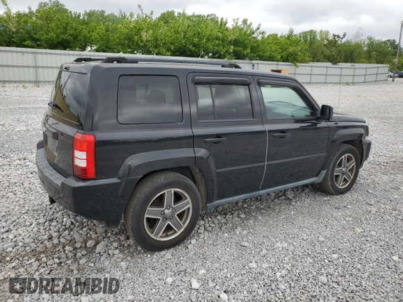 2010 Jeep Patriot Sport z VIN 1J4NF2GB4AD512307, wystawiony jako Copart lot #57686005 z przebiegiem 92 884 mil mil oraz Czysty tytuł • Clean title. Historia ofert i sprzedaży dostępna na DreamBid. Obrazek 3.