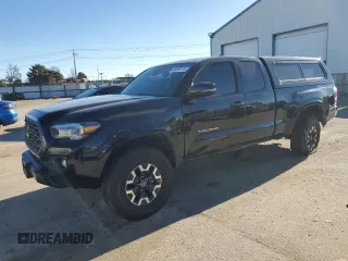 2021 Toyota Tacoma SR z VIN 3TYSZ5AN8MT038279, wystawiony jako Copart lot #46298115 z przebiegiem 32 630 mil mil oraz Szkoda całkowita • Salvage title. Historia ofert i sprzedaży dostępna na DreamBid. Obrazek 1.