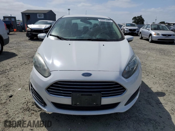 2018 Ford Fiesta SE z VIN 3FADP4BJ4JM133102, wystawiony jako Copart lot #54224805 z przebiegiem 124 307 mil mil oraz Szkoda całkowita • Salvage title. Historia ofert i sprzedaży dostępna na DreamBid. Obrazek 5.