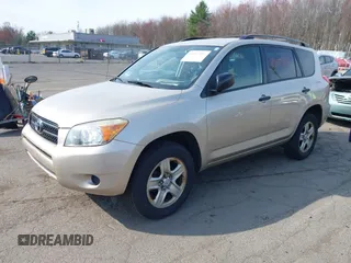 2008 Toyota RAV4 with VIN JTMBD33V685207304, listed as a IAAI auction lot 42077911 with 246,172 mi miles. Bid and sale history available at carsss.com. Image 2.