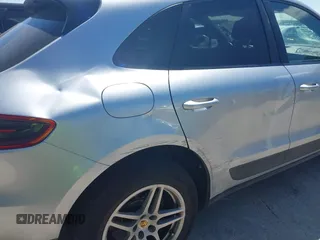 2017 Porsche Macan z VIN WP1AA2A58HLB81896, wystawiony jako IAAI lot #42251657 z przebiegiem 135 214 mil mil oraz . Historia ofert i sprzedaży dostępna na DreamBid. Obrazek 6.