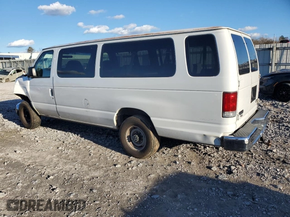 2006 Ford Econoline Passenger XL with VIN 1FBSS31L36HB03652, listed as a Copart auction lot 84521014 with 320,207 mi miles and Salvage Title. Bid and sale history available at carsss.com. Image 2.