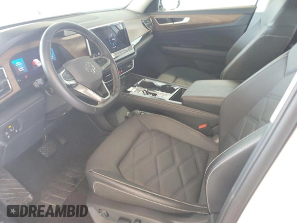 2024 Volkswagen Atlas SE с VIN 1V2HR2CAXRC555931, выставлен на аукционе IAAI как лот 42791731 с пробегом 26 459 миль миль и . История ставок и продаж доступна на DreamBid. Изображение 16.