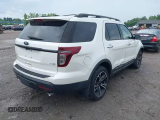 2013 Ford Explorer Sport z VIN 1FM5K8GT0DGC08919, wystawiony jako IAAI lot #42529844 z przebiegiem 151 458 mil mil oraz . Historia ofert i sprzedaży dostępna na DreamBid. Obrazek 4.