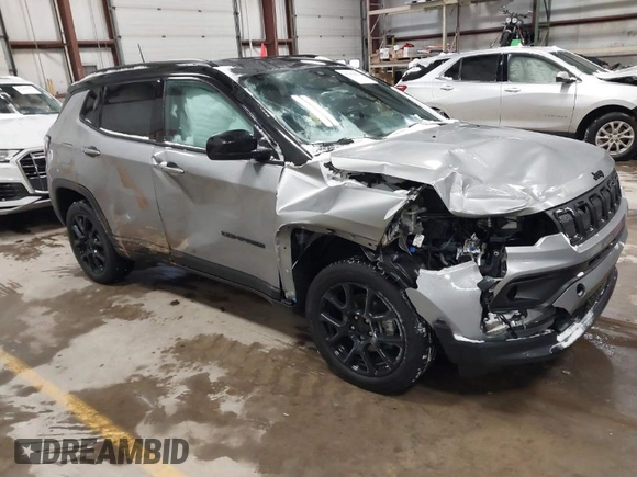 2022 Jeep Compass Latitude with VIN 3C4NJDBB3NT186152, listed as a IAAI auction lot 41402923 with 30,443 mi miles and . Bid and sale history available at DreamBid. Image 1.