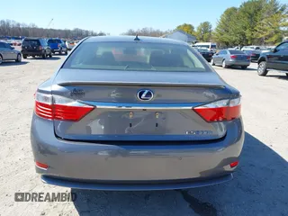 2014 Lexus ES 300h с VIN JTHBW1GG6E2071083, выставлен на аукционе IAAI как лот 41772226 с пробегом 140 710 миль миль и . История ставок и продаж доступна на DreamBid. Изображение 16.