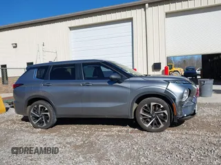 2023 Mitsubishi Outlander SE z VIN JA4J4UA8XPZ056578, wystawiony jako IAAI lot #41735091 z przebiegiem 20 801 mil mil oraz . Historia ofert i sprzedaży dostępna na DreamBid. Obrazek 14.