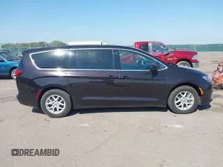 2017 Chrysler Pacifica Touring with VIN 2C4RC1DG7HR695171, listed as a IAAI auction lot 42230782 with 114,273 mi miles and . Bid and sale history available at DreamBid. Image 13.