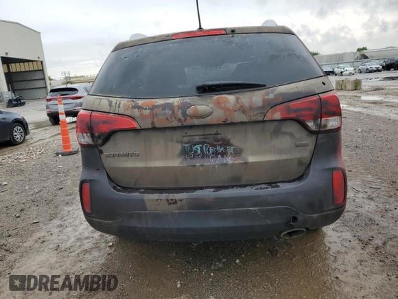 2014 Kia Sorento LX z VIN 5XYKT4A68EG435599, wystawiony jako Copart lot #58269715 z przebiegiem Nie podano mil oraz Czysty tytuł • Clean title. Historia ofert i sprzedaży dostępna na DreamBid. Obrazek 6.