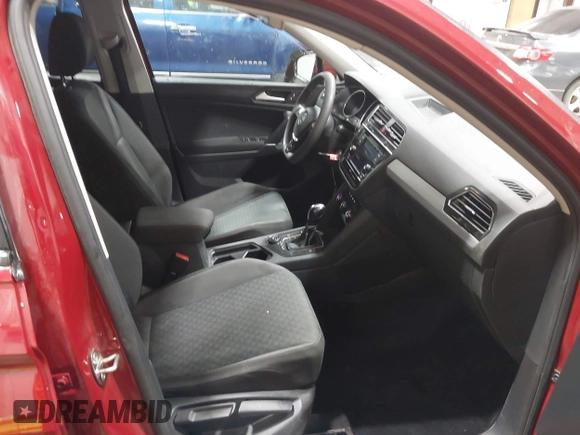 2018 Volkswagen Tiguan S with VIN 3VV0B7AX5JM104191, listed as a IAAI auction lot 42492503 with 96,339 mi miles and . Bid and sale history available at DreamBid. Image 5.