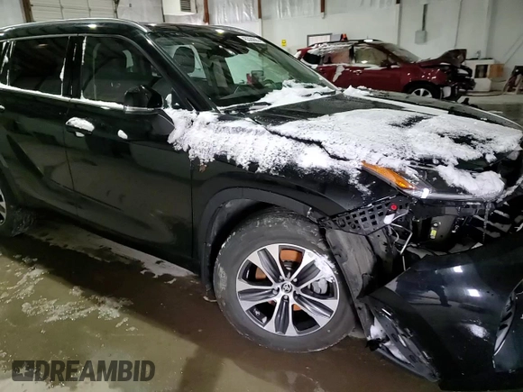 2021 Toyota Highlander XLE with VIN 5TDHZRBHXMS554620, listed as a Copart auction lot 45328635 with 67,262 mi miles and Salvage title. Bid and sale history available at DreamBid. Image 12.