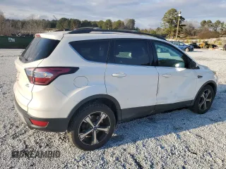 2017 Ford Escape SE with VIN 1FMCU0GD6HUB48986, listed as a Copart auction lot 43915415 with 122,465 mi miles and Salvage Title. Bid and sale history available at DreamBid. Image 3.