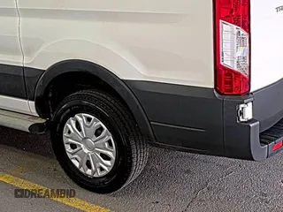 2020 Ford Transit Cargo z VIN 1FTBR1Y89LKA77943, wystawiony jako IAAI lot #42642576 z przebiegiem 144 064 mil mil oraz . Historia ofert i sprzedaży dostępna na DreamBid. Obrazek 30.