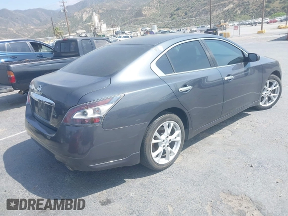 2013 Nissan Maxima S z VIN 1N4AA5AP6DC836402, wystawiony jako IAAI lot #42095626 z przebiegiem 149 974 mil mil oraz . Historia ofert i sprzedaży dostępna na DreamBid. Obrazek 4.