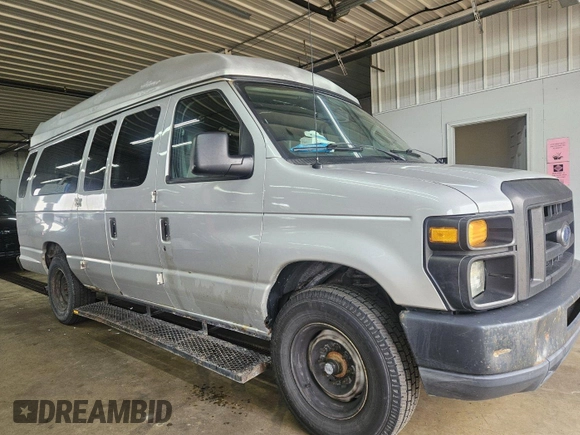 2011 Ford Econoline Passenger XL z VIN 1FBSS3BL1BDA81313, wystawiony jako IAAI lot #42535578 z przebiegiem 264 403 mil mil oraz . Historia ofert i sprzedaży dostępna na DreamBid. Obrazek 31.