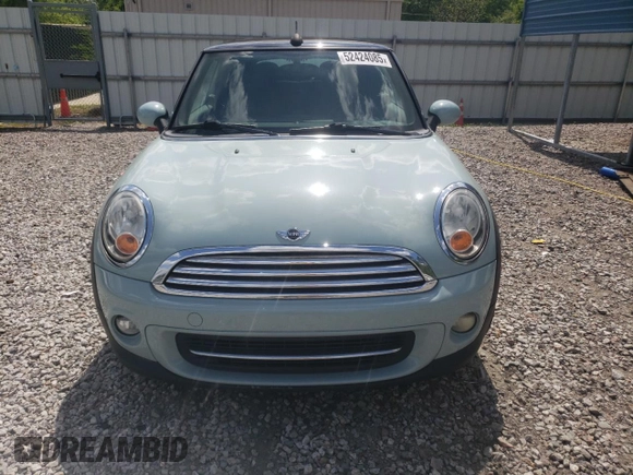 2012 MINI Convertible с VIN WMWZN3C5XCT134595, выставлен на аукционе Copart как лот 52752455 с пробегом 145 915 миль миль и Чистый • Clean title. История ставок и продаж доступна на DreamBid. Изображение 5.