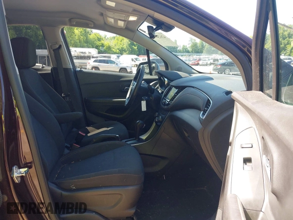 2020 Chevrolet Trax LS with VIN KL7CJNSB9LB346933, listed as a IAAI auction lot 42624893 with 61,116 mi miles and . Bid and sale history available at DreamBid. Image 5.