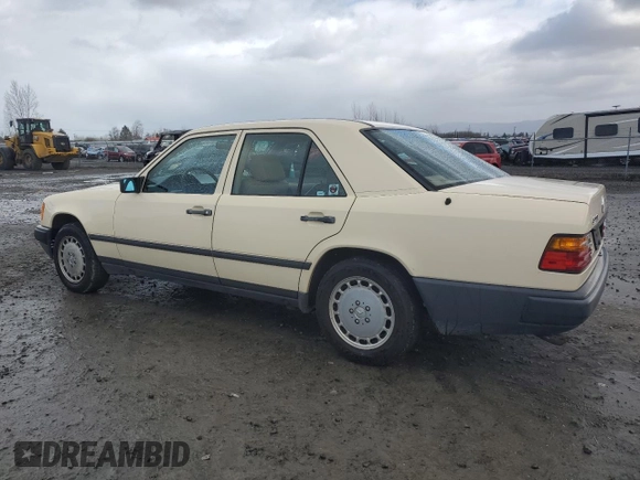 1987 Mercedes-Benz 300 E z VIN WDBEA30D5HA407789, wystawiony jako Copart lot #46482625 z przebiegiem 123 275 mil mil oraz Czysty tytuł • Clean title. Historia ofert i sprzedaży dostępna na DreamBid. Obrazek 2.