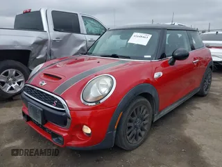 2014 MINI Hardtop S z VIN WMWXM7C51ET985947, wystawiony jako IAAI lot #41648463 z przebiegiem 99 152 mil mil oraz . Historia ofert i sprzedaży dostępna na DreamBid. Obrazek 2.