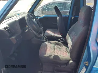 1994 Geo Tracker z VIN 2CNBE18U0R6940807, wystawiony jako Copart lot #78071244 z przebiegiem 116 472 mil mil oraz Nie do naprawy. Historia ofert i sprzedaży dostępna na DreamBid. Obrazek 7.