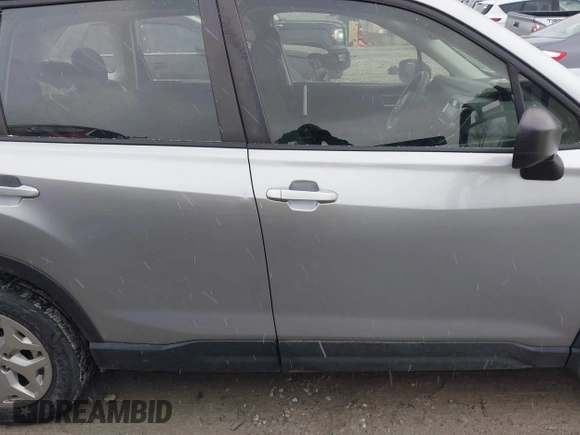 2019 Subaru Forester with VIN JF2SKACC9KH439492, listed as a IAAI auction lot 41570280 with 186,563 mi miles. Bid and sale history available at carsss.com. Image 13.
