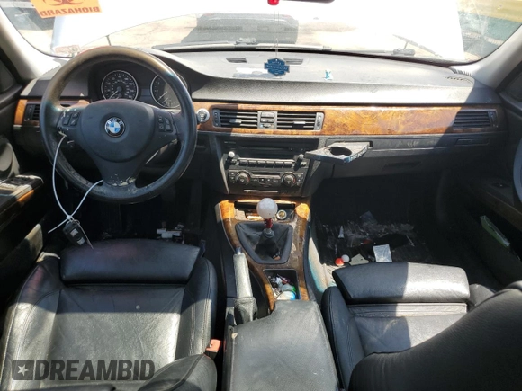 2006 BMW 3 Series 330i z VIN WBAVB33576AZ85325, wystawiony jako Copart lot #56681815 z przebiegiem Nie podano mil oraz Szkoda całkowita • Salvage title. Historia ofert i sprzedaży dostępna na DreamBid. Obrazek 8.