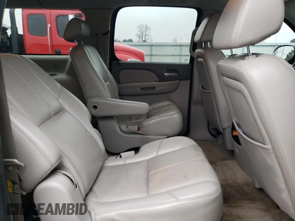 2007 Chevrolet Suburban LTZ with VIN 3GNFC16057G109940, listed as a Copart auction lot 49173865 with 205,133 mi miles and Salvage title. Bid and sale history available at DreamBid. Image 11.