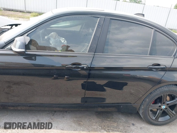 2015 BMW 3 Series 328i с VIN WBA3A5G57FNS89315, выставлен на аукционе IAAI как лот 42293358 с пробегом Не указан миль и . История ставок и продаж доступна на DreamBid. Изображение 14.