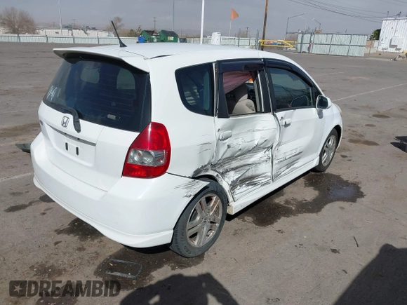 2007 Honda Fit Sport z VIN JHMGD38657S030086, wystawiony jako IAAI lot #41699824 z przebiegiem 224 648 mil mil oraz . Historia ofert i sprzedaży dostępna na DreamBid. Obrazek 4.