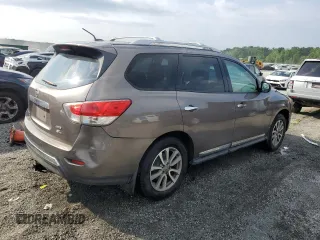 2014 Nissan Pathfinder Platinum with VIN 5N1AR2MMXEC613392, listed as a Copart auction lot 57234955 with 231,830 mi miles and Salvage title. Bid and sale history available at DreamBid. Image 3.