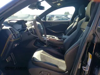 2022 Aston Martin DBX z VIN SD7VUJAW1NTV05151, wystawiony jako Copart lot #70043184 z przebiegiem 14 345 mil mil oraz Szkody całkowita. Historia ofert i sprzedaży dostępna na DreamBid. Obrazek 7.