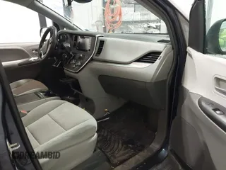 2018 Toyota Sienna LE with VIN 5TDJZ3DC3JS206783, listed as a IAAI auction lot 41597760 with 138,190 mi miles and . Bid and sale history available at DreamBid. Image 5.