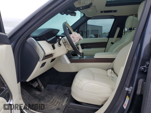 2025 Land Rover Range Rover SE with VIN SALKP9FU4SA284208, listed as a Copart auction lot 55233495 with 10,801 mi miles and Salvage title. Bid and sale history available at DreamBid. Image 7.