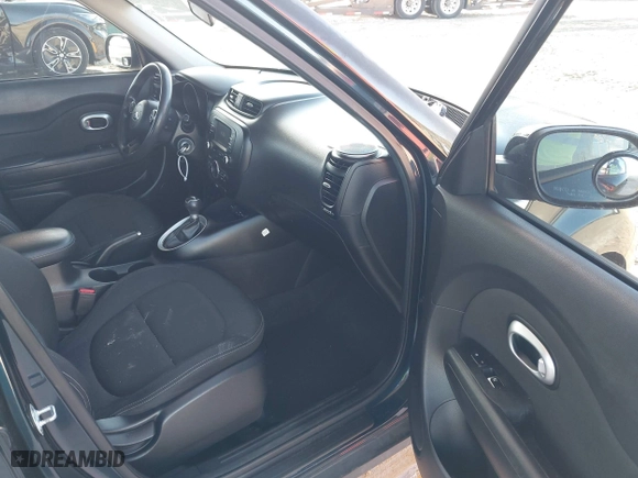 2017 Kia Soul + with VIN KNDJP3A55H7462679, listed as a IAAI auction lot 41985241 with 118,186 mi miles. Bid and sale history available at carsss.com. Image 5.