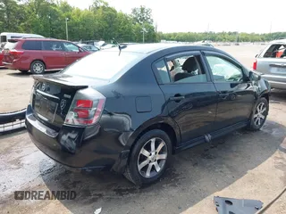 2012 Nissan Sentra S z VIN 3N1AB6AP7CL735517, wystawiony jako IAAI lot #42390746 z przebiegiem 141 203 mil mil oraz . Historia ofert i sprzedaży dostępna na DreamBid. Obrazek 4.