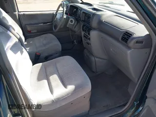 1995 Dodge Caravan z VIN 2B4GH55R6SR126834, wystawiony jako IAAI lot #40688913 z przebiegiem 39 192 mil mil oraz . Historia ofert i sprzedaży dostępna na DreamBid. Obrazek 5.