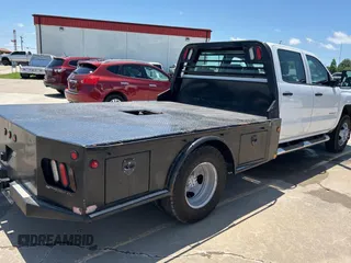 2017 Chevrolet Silverado 3500HD Work Truck z VIN 1GB4KYCY1HF168531, wystawiony jako Copart lot #60353525 z przebiegiem 272 126 mil mil oraz Czysty tytuł • Clean title. Historia ofert i sprzedaży dostępna na DreamBid. Obrazek 4.