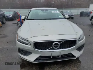 2021 Volvo S60 Momentum with VIN 7JRA22TK9MG093235, listed as a Copart auction lot 77105143 with 27,141 mi miles. Bid and sale history available at carsss.com. Image 5.