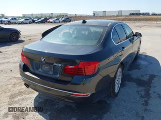 2016 BMW 5 Series 528i z VIN WBA5A5C58GG350885, wystawiony jako IAAI lot #42087884 z przebiegiem 103 680 mil mil oraz . Historia ofert i sprzedaży dostępna na DreamBid. Obrazek 4.