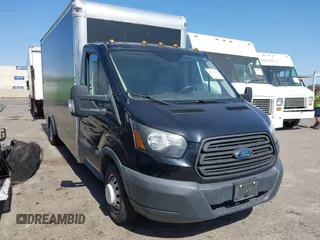 2017 Ford Transit z VIN 1FDBF9ZM9HKB18836, wystawiony jako IAAI lot #42311325 z przebiegiem 172 466 mil mil oraz . Historia ofert i sprzedaży dostępna na DreamBid. Obrazek 1.