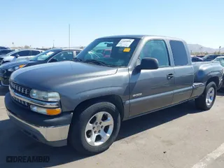 2001 Chevrolet Silverado 1500 LS with VIN 2GCEC19V411309090, listed as a IAAI auction lot 41693056 with 174,262 mi miles. Bid and sale history available at carsss.com. Image 2.
