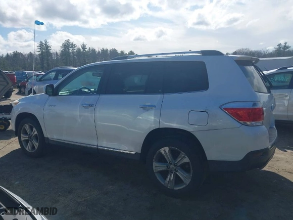 2013 Toyota Highlander Limited with VIN 5TDDK3EH3DS189600, listed as a IAAI auction lot 41827084 with NaN miles. Bid and sale history available at carsss.com. Image 15.