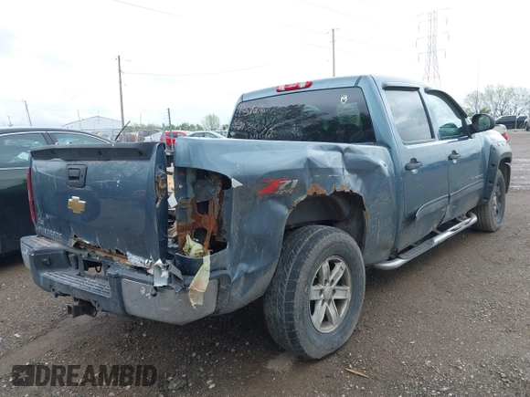 2011 Chevrolet Silverado 1500 LT with VIN 3GCPKSE33BG308883, listed as a IAAI auction lot 42130470 with 232,462 mi miles. Bid and sale history available at carsss.com. Image 4.