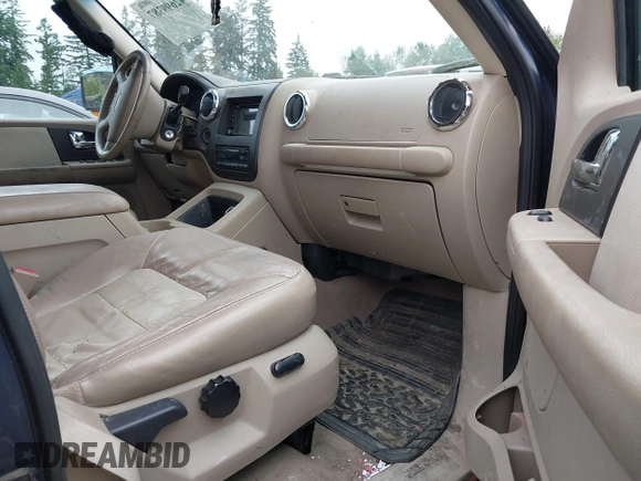 2005 Ford Expedition Eddie Bauer с VIN 1FMFU18585LA02679, выставлен на аукционе IAAI как лот 42699387 с пробегом 253 298 миль миль и . История ставок и продаж доступна на DreamBid. Изображение 5.
