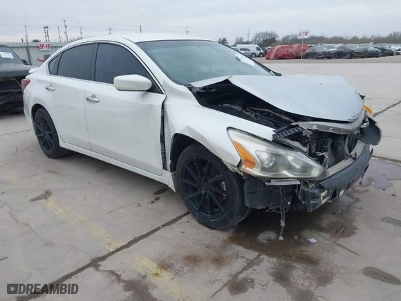2013 Nissan Altima 2.5 S with VIN 1N4AL3AP5DC909516, listed as a IAAI auction lot 41635338 with 161,201 mi miles. Bid and sale history available at carsss.com. Image 1.