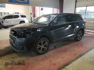 2018 Toyota Highlander LE z VIN 5TDBZRFH6JS898442, wystawiony jako Copart lot #60132845 z przebiegiem 166 530 mil mil oraz Szkoda całkowita • Salvage title. Historia ofert i sprzedaży dostępna na DreamBid. Obrazek 1.