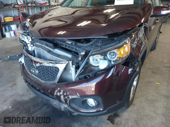 2013 Kia Sorento EX with VIN 5XYKUCA67DG365681, listed as a IAAI auction lot 41885665 with 10,318 mi miles. Bid and sale history available at carsss.com. Image 6.