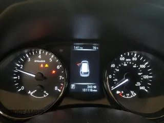 2017 Nissan Rogue SV z VIN JN8AT2MV7HW013127, wystawiony jako Copart lot #56920665 z przebiegiem 131 116 mil mil oraz Szkoda całkowita • Salvage title. Historia ofert i sprzedaży dostępna na DreamBid. Obrazek 9.