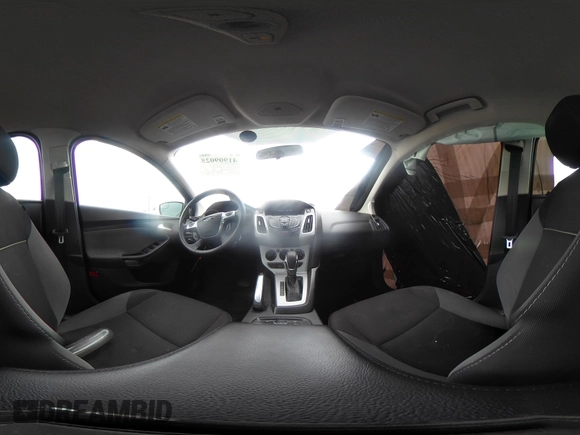 2013 Ford Focus SE z VIN 1FADP3F27DL324354, wystawiony jako IAAI lot #41909025 z przebiegiem 99 096 mil mil oraz . Historia ofert i sprzedaży dostępna na DreamBid. Obrazek 20.